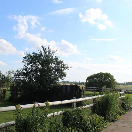 Parkfields Barns Self Catering Accommodation Buckingham Exteriör bild