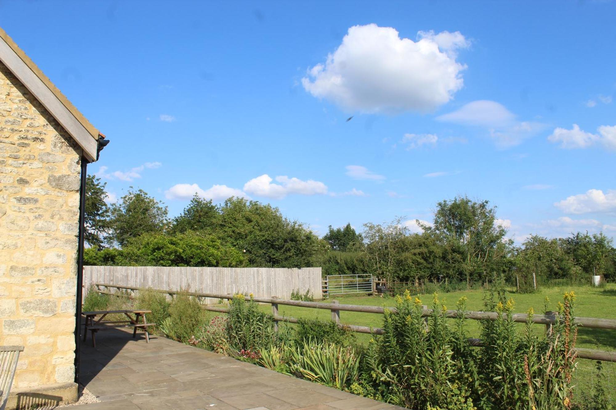Parkfields Barns Self Catering Accommodation Buckingham Exteriör bild
