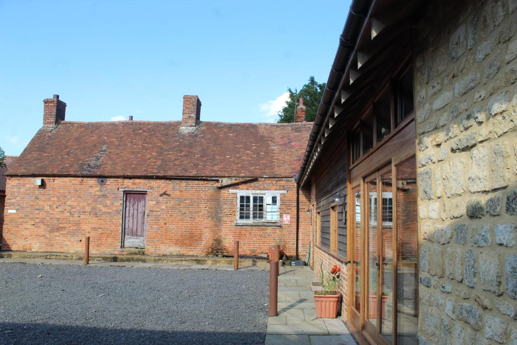 Parkfields Barns Self Catering Accommodation Buckingham Exteriör bild