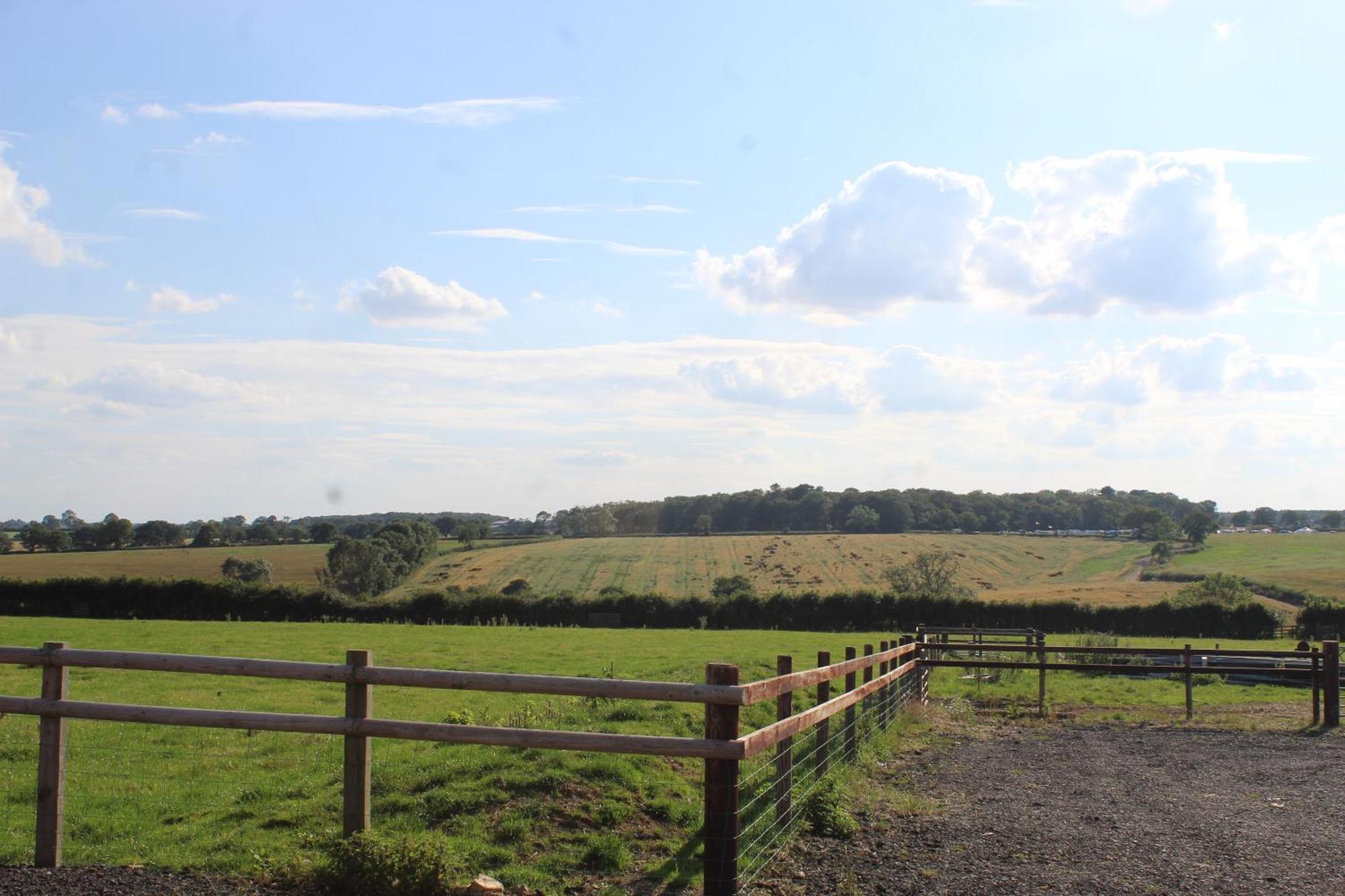 Parkfields Barns Self Catering Accommodation Buckingham Exteriör bild