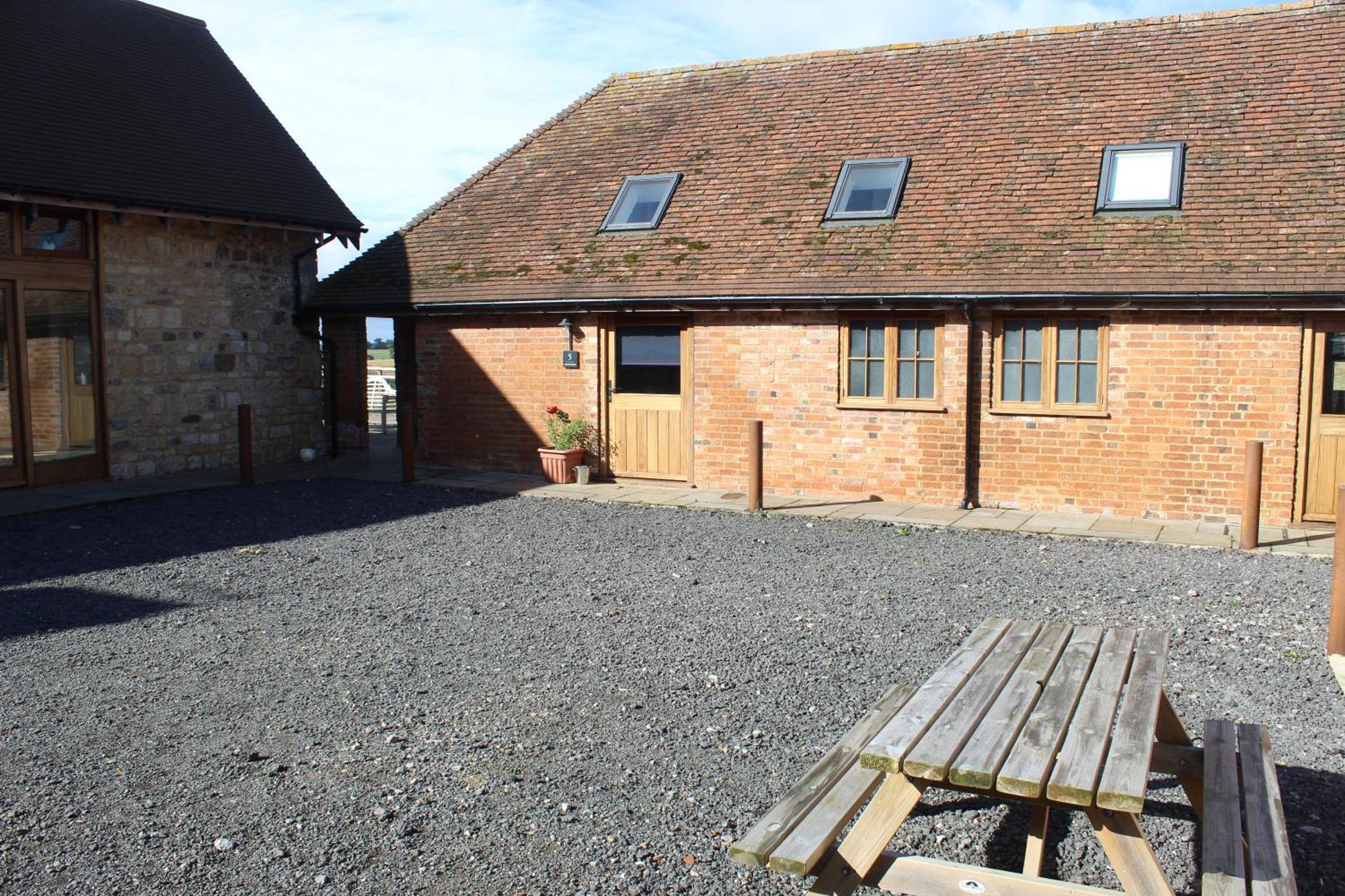 Parkfields Barns Self Catering Accommodation Buckingham Exteriör bild